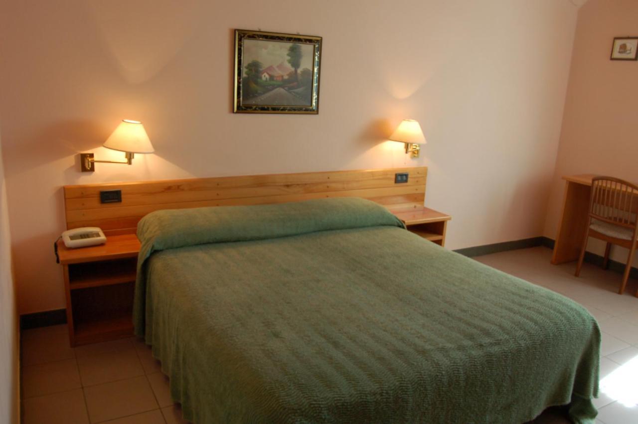 Hotel Lo Sciatore Cotronei Luaran gambar