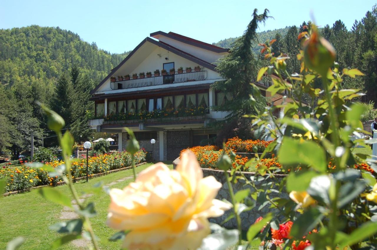 Hotel Lo Sciatore Cotronei Luaran gambar