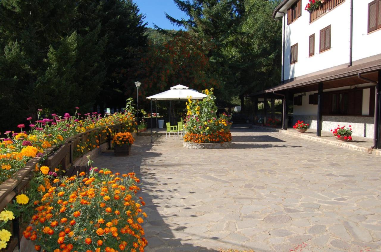 Hotel Lo Sciatore Cotronei Luaran gambar