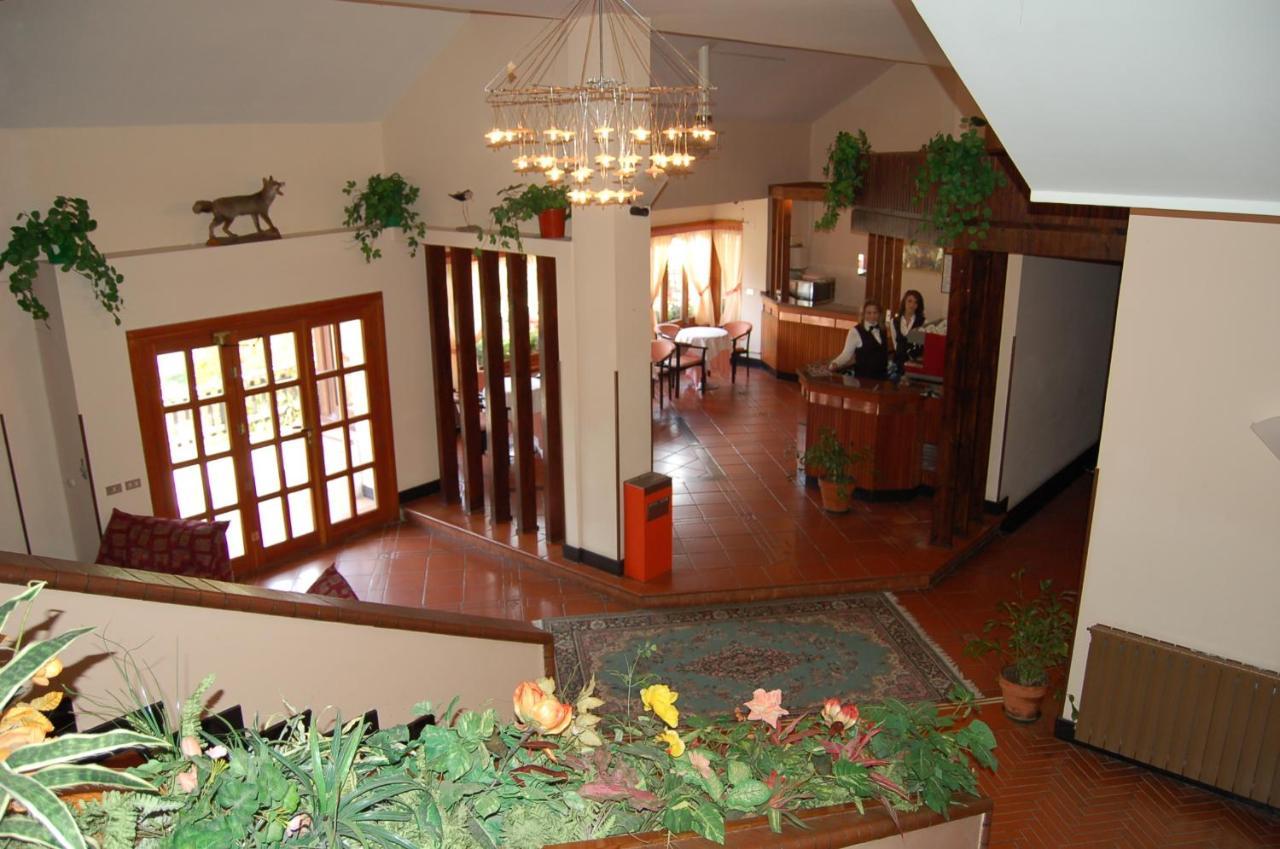 Hotel Lo Sciatore Cotronei Luaran gambar
